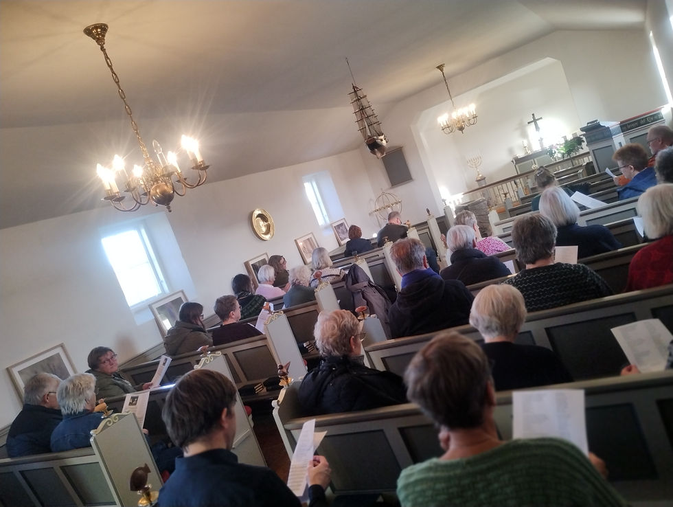 og først da jeg lod den brægende forsamling forstå, at kaj & andrea blev opfundet af et team der brød med de gængse normer,