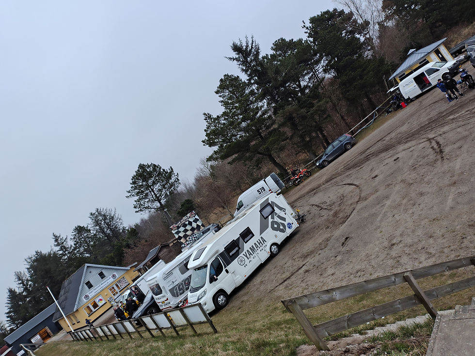 og da min debutant ikke er mæt, af min korte rundvisning, ifbm dagens 4 ærinder - imponerer jeg med en tur til;