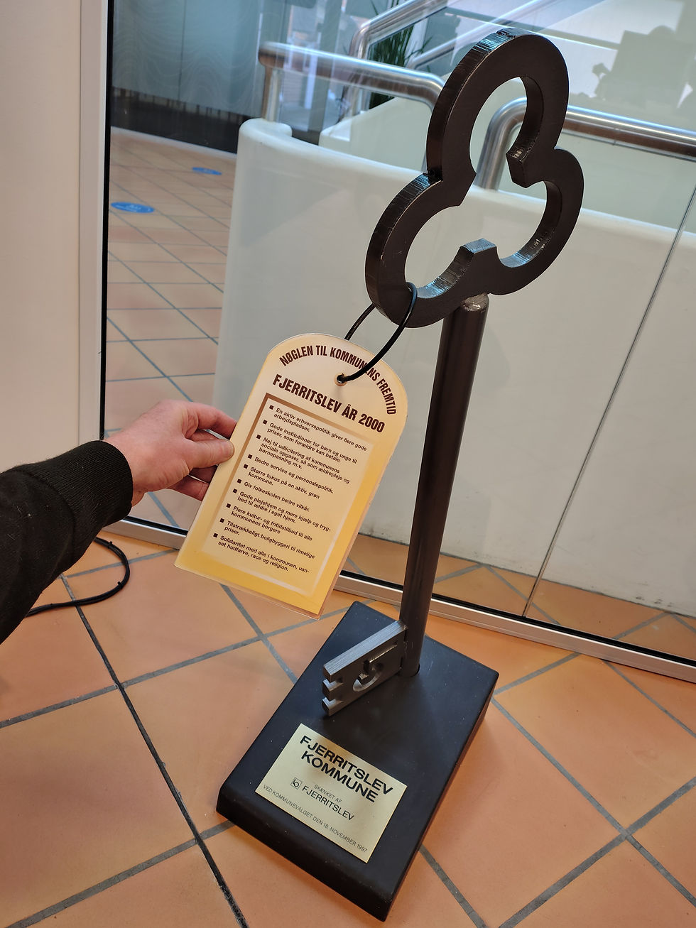 men vores teenage-datter, har fået en permanent infektion, af ryan goslings 3-fork, fordi hun skifter fra hul til hul -