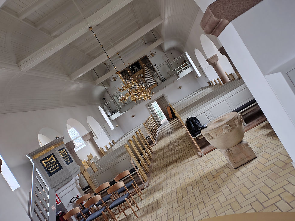 vi når ikke til enighed i den indledende forhandlings-runde, og præsten må pænt vente, indtil alle klausuler er faldet på plads.