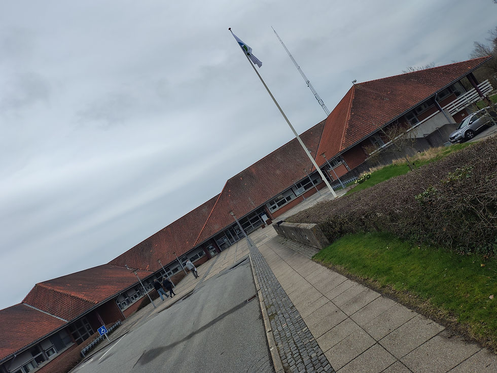 hvor offentlige 2, 3 & 4 generations pampere, går i seng med hinanden, og avler 2-3 patte-grise - der aldrig vil give overskud.