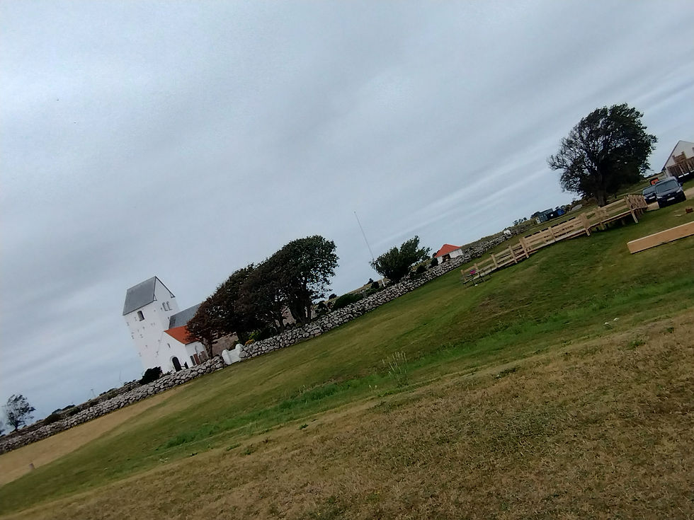 først i det 12 århundrede kommer der samling igen, med 2.536 kirkesogne - tiden fra 400-1.200 ekr, var præget af borgerkrig.