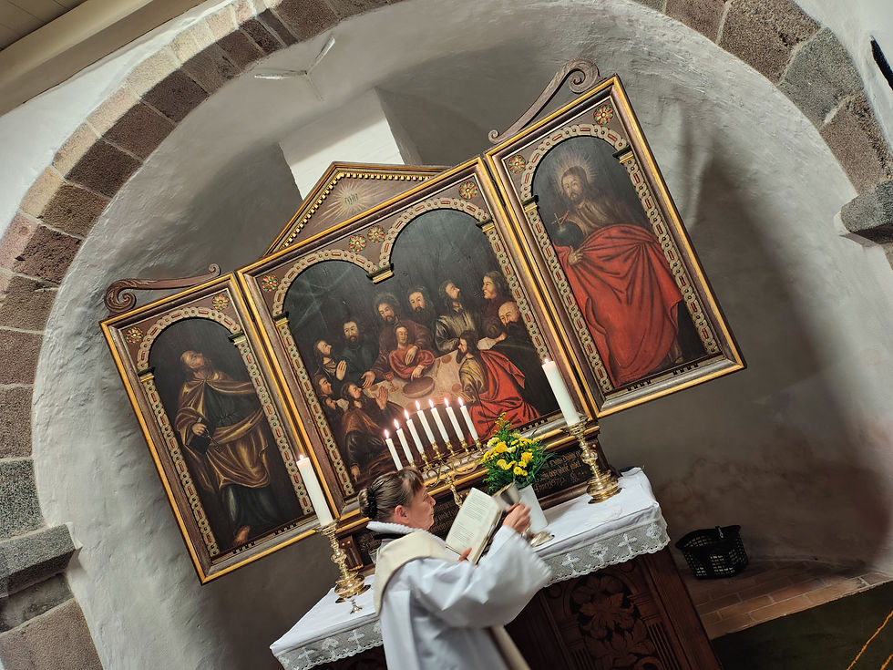 men tager chancen, i et forsøg på, at imponere vor debutante, med min oprigtige tro, på det evige liv efter døden,