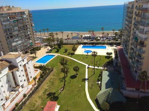 Apartamento en Benalmadena Costa con vistas al mar y en primera linea de playa Oferta Julio y agosto