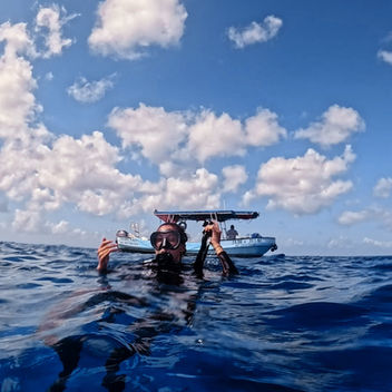 PADI Open Water student learning scuba skills in cozumel