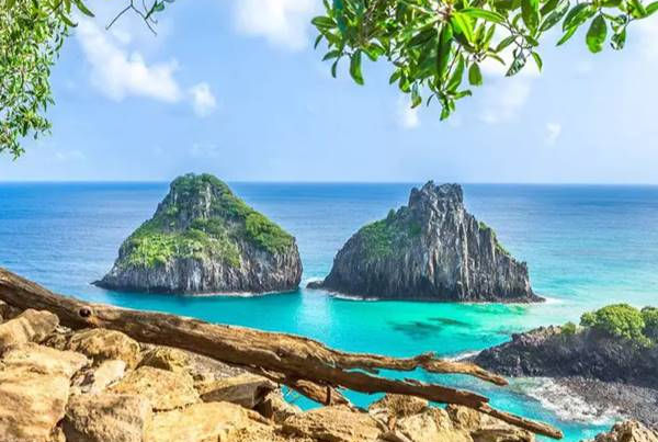 Abertura total no turismo em Fernando de Noronha