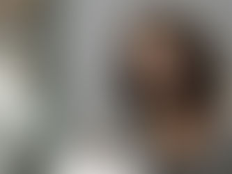 Hypnose Bern Anwendungsgebiete – Frau im Beratungsgespräch für Hypnose und psychologische Begleitung