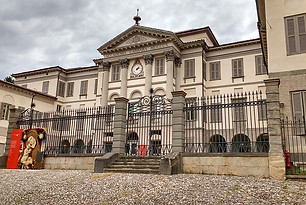 academy-2408067_640.jpg