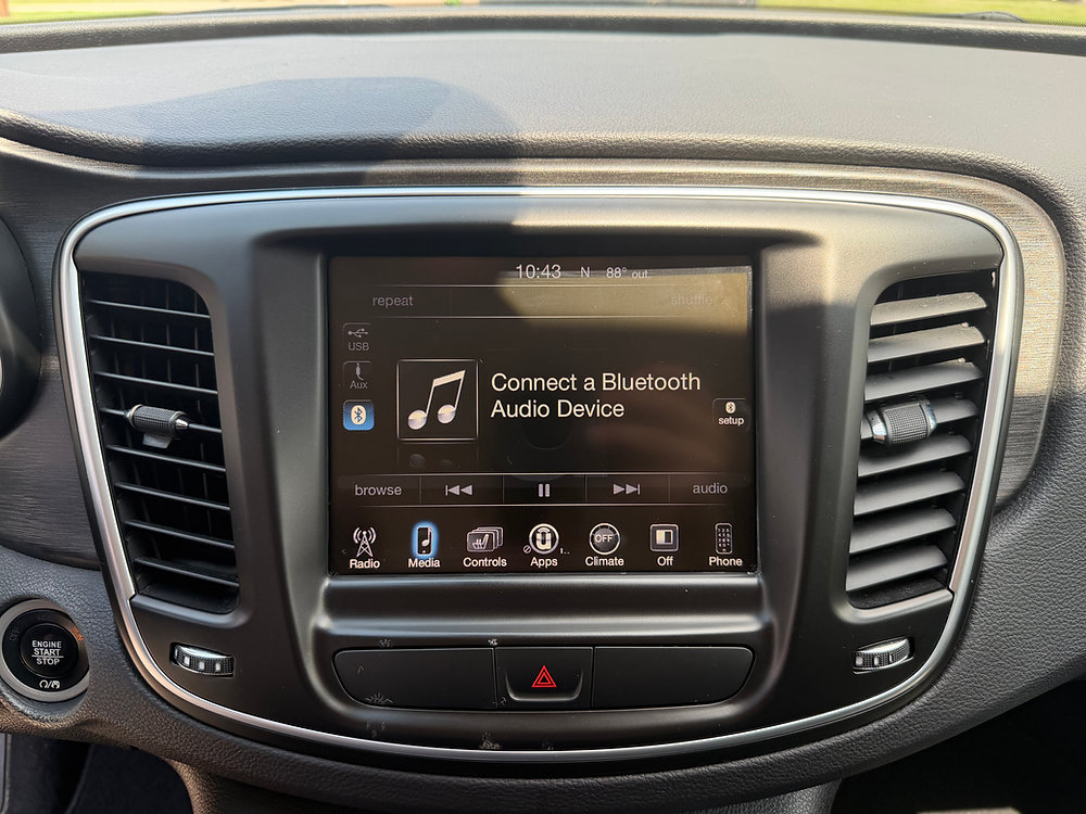 2017 Chrysler 200 Limited - Photo 10