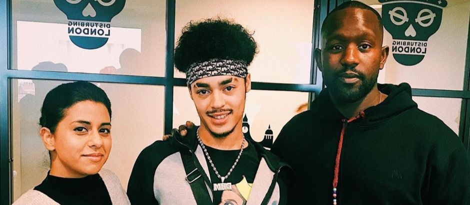 Mosthated to Mostrated - s1 signs  deal with disturbing ldn