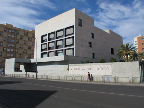 El Museo de Almería cierra su ‘cine de verano’ el próximo martes con la película ‘Luxury hotel’.