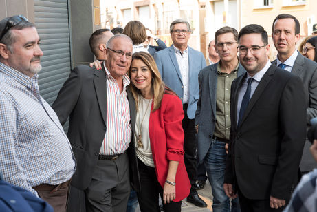 La presidenta de la Junta de Andalucía se ha reunido en Tabernas con vecinos y vecinas del municipio