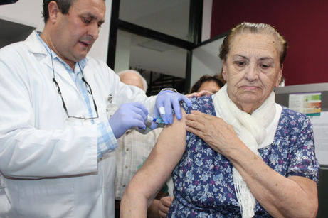 Salud pone a disposición de los almerienses más de 94.000 dosis de la vacuna frente a la gripe.