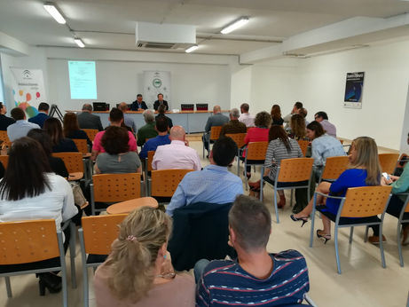 30 empresas y profesionales almerienses asisten a las Jornadas de Extenda sobre estrategia de intern