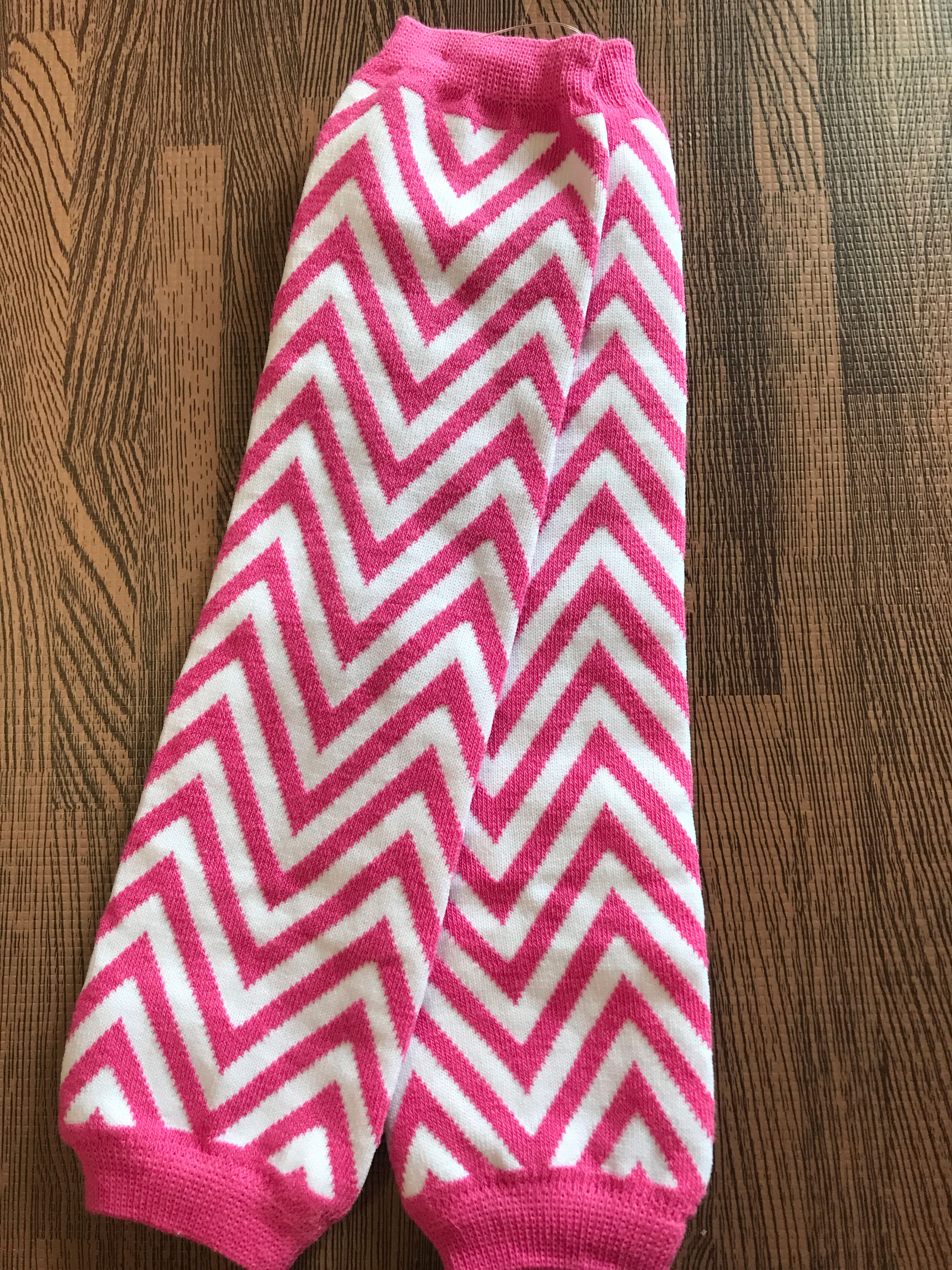 Hot pink & White chevron