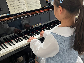 小学生低学年のお子様のレッスン風景