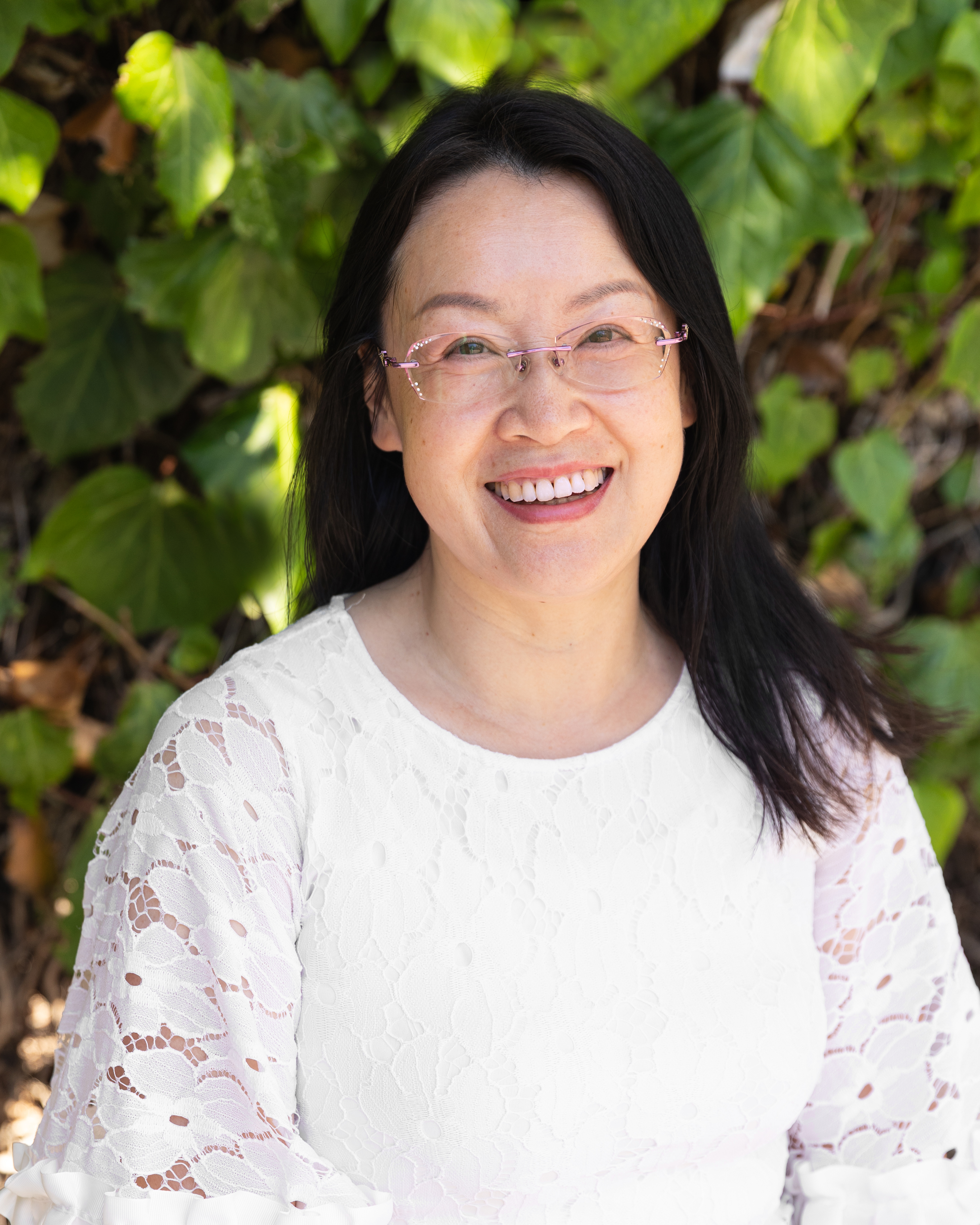 Dr. Lucy Yan 闫潞霞