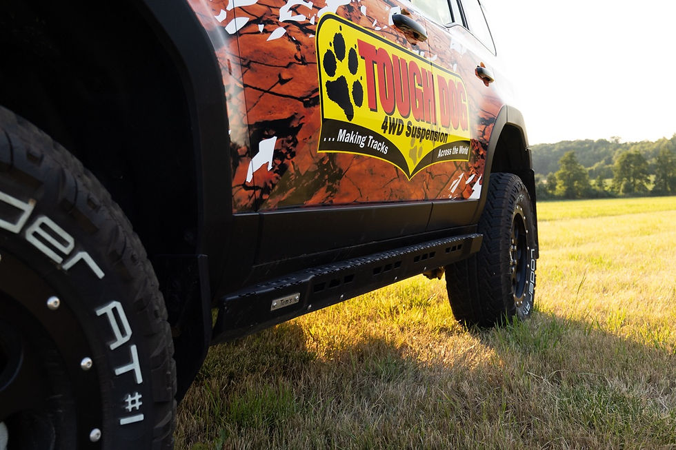 Geländewagen von der Seite