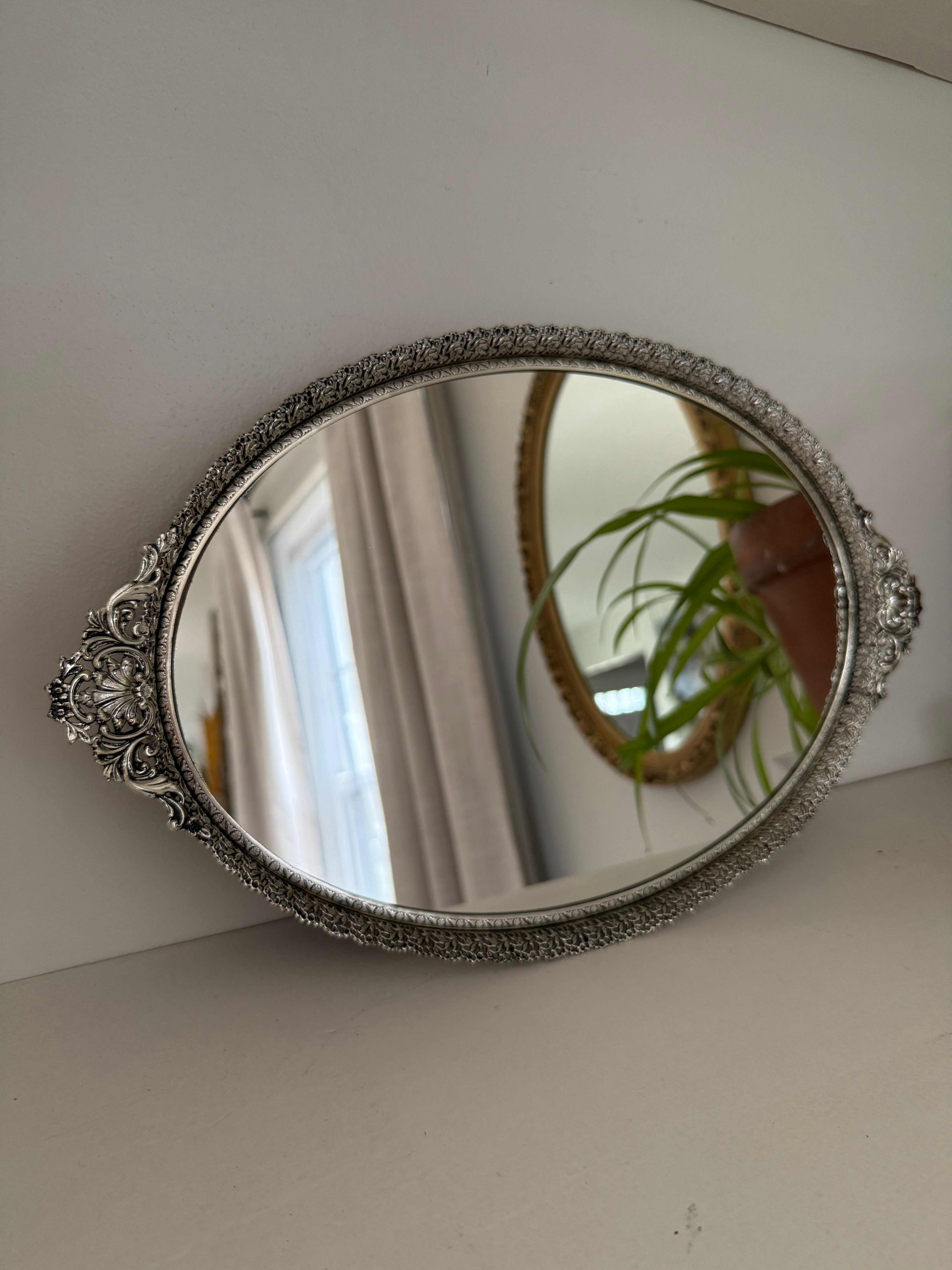 Oval Vanity Mirror Tray