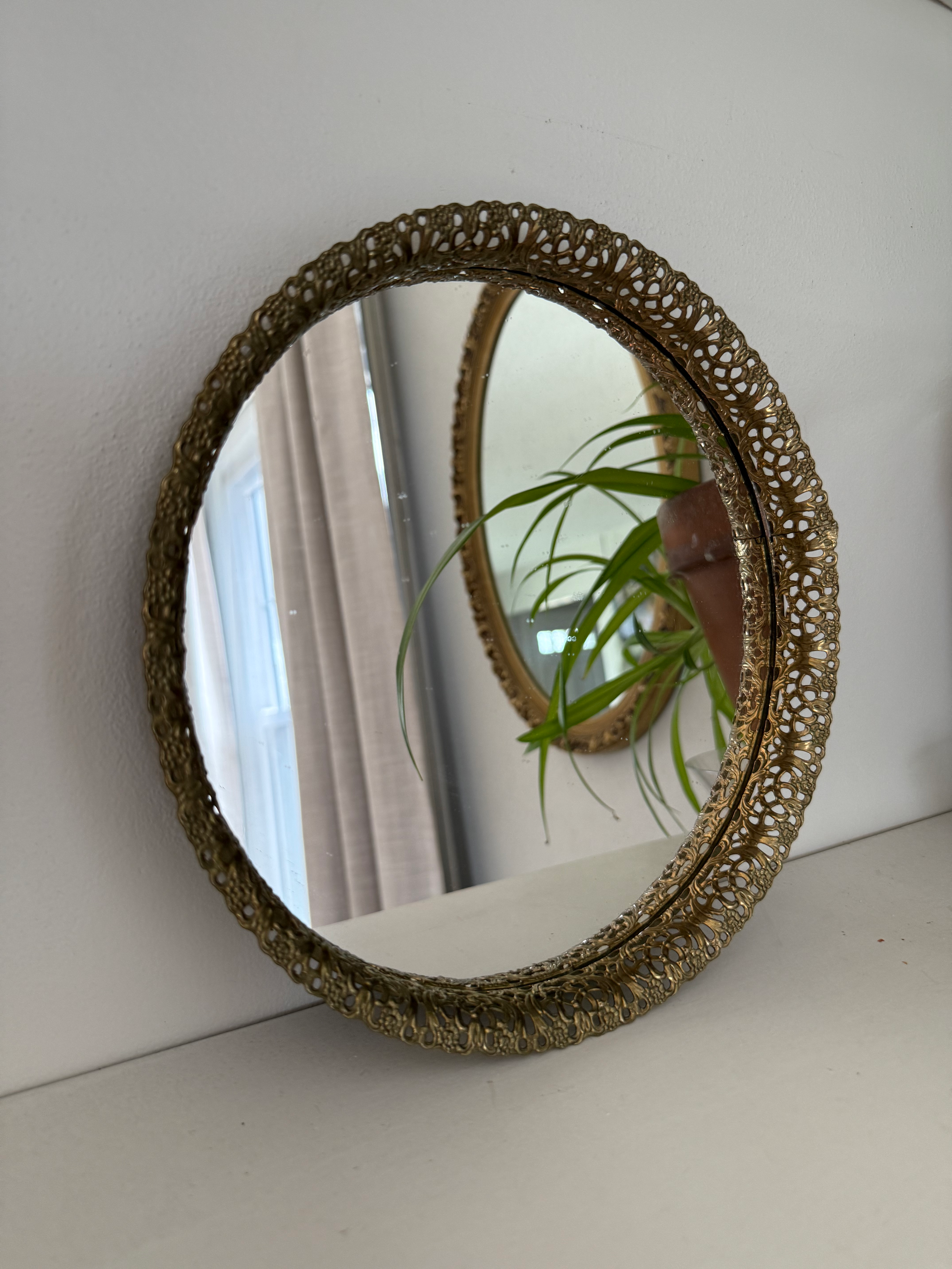 Round Vanity Mirror Tray