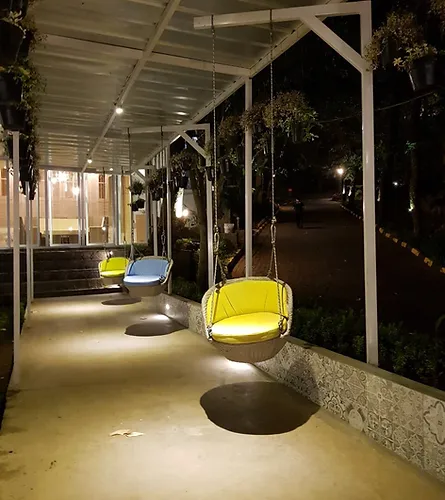 Taman Kardus Bandung Cafe Dengan Konsep Kardus