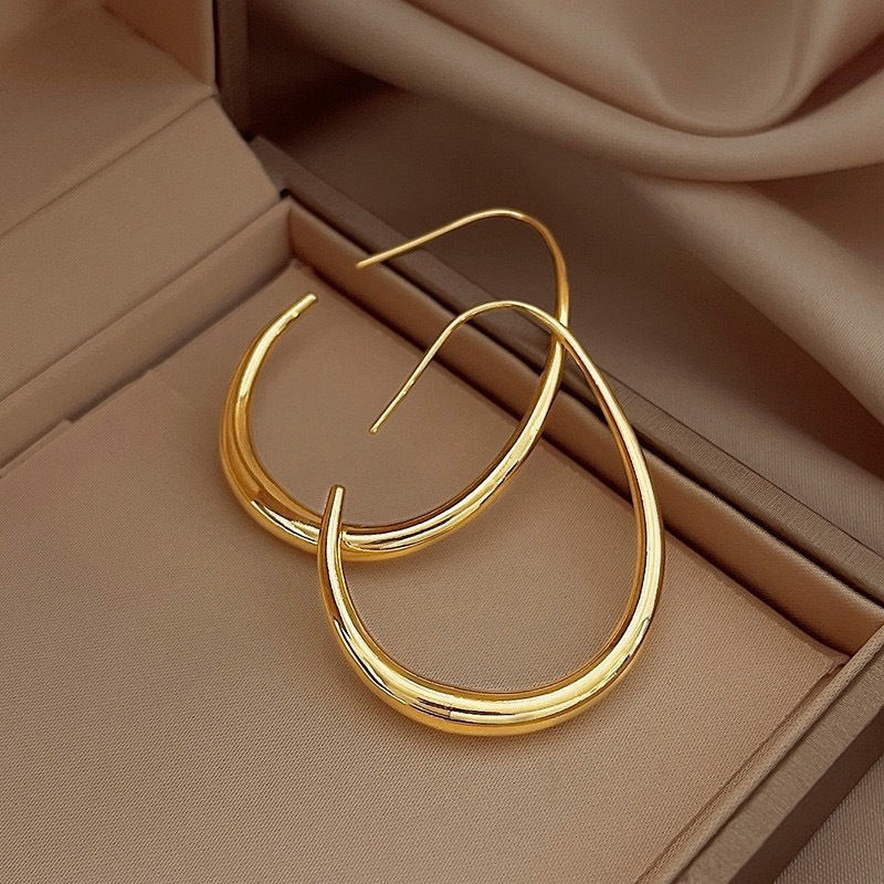 Éloise Hoops