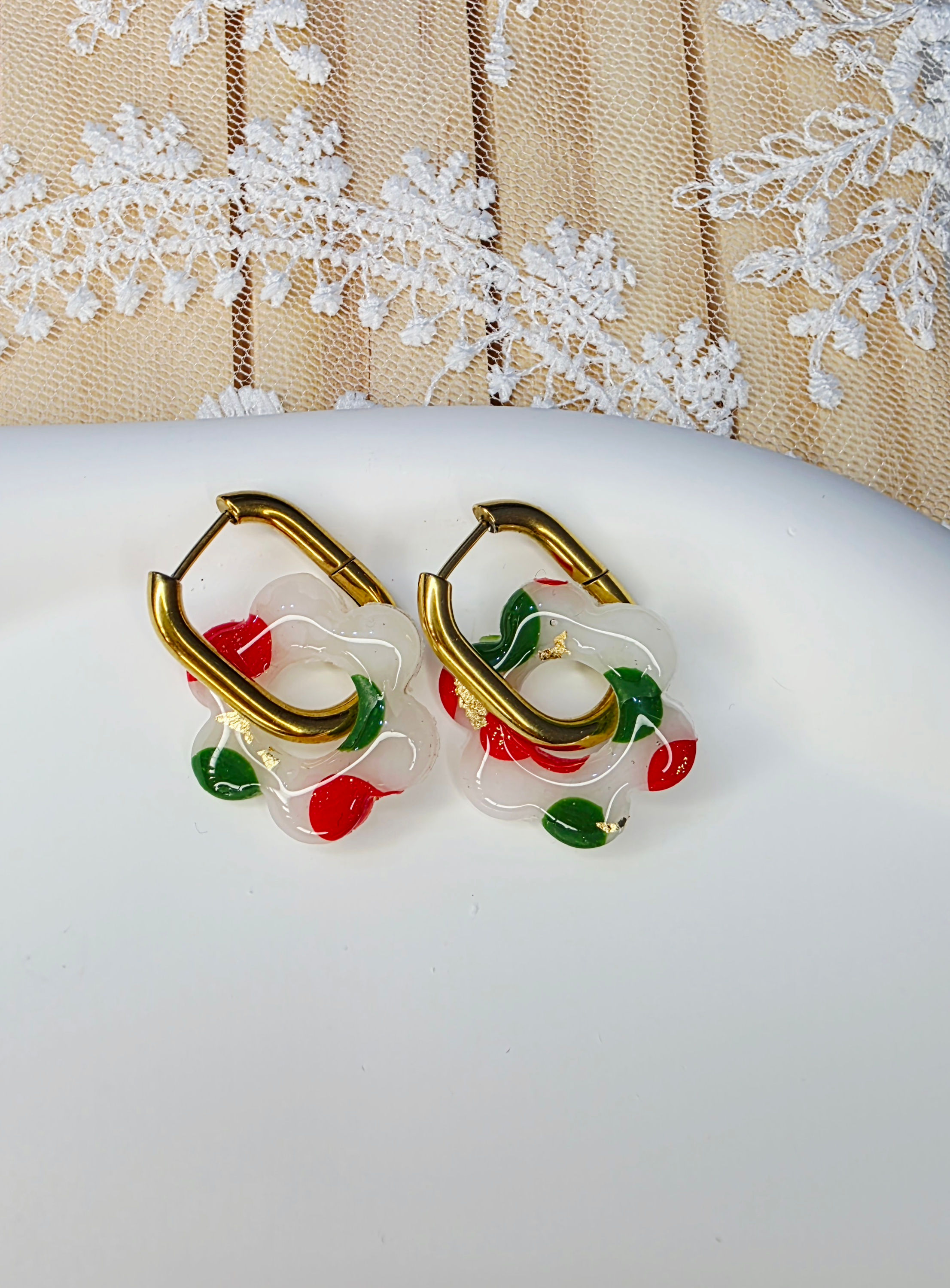 Créoles Fleurs de Noël – Esprit festif & délicat