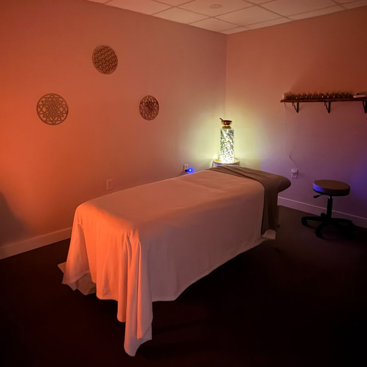 Massage room and massage table