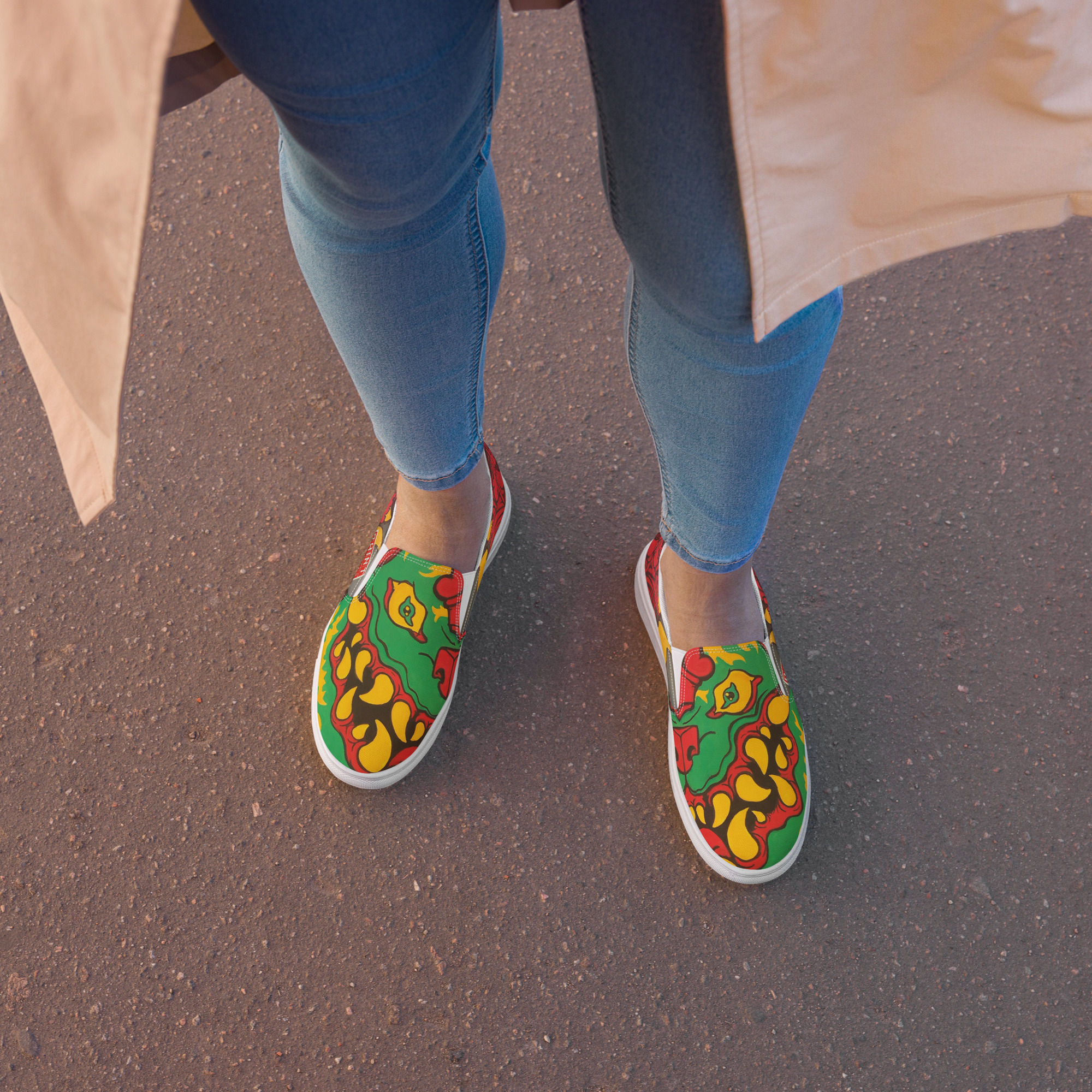 BattleCat Women’s slip-on canvas shoes