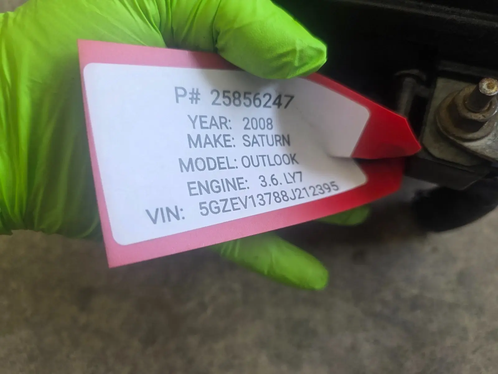 GM 25856247 - 2008 Saturn Outlook, 3.6L Fuse Box / Relay Block PDM