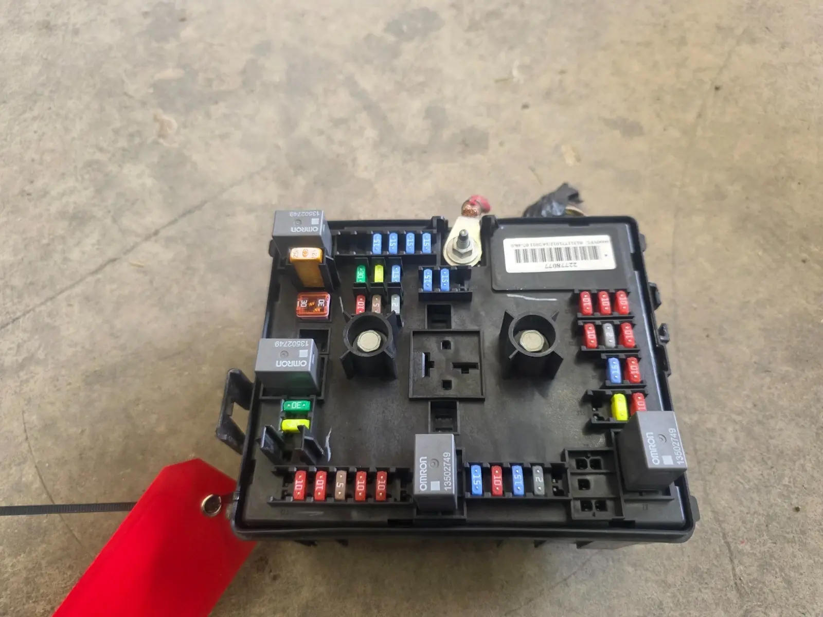 GM 22778077 - 2012 Chevrolet Express, 4.8 Fuse / Relay Box / Block PDM