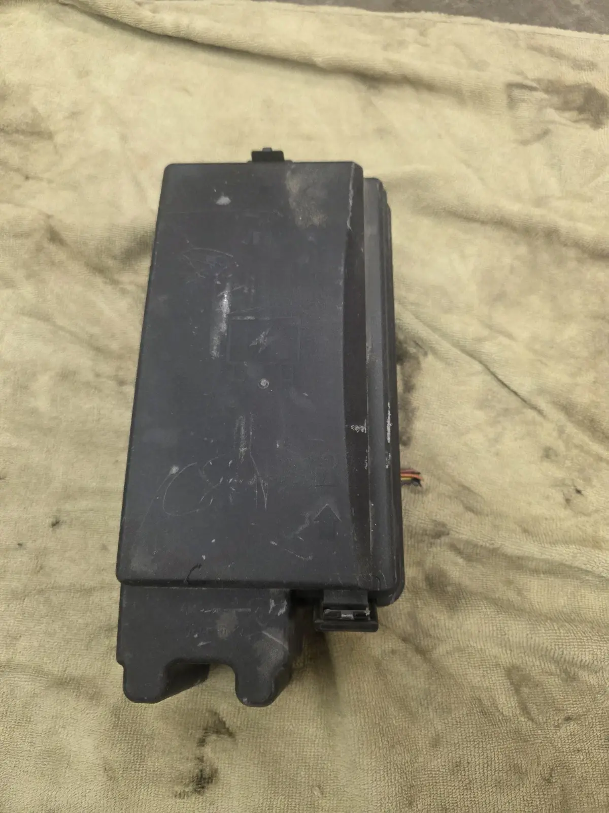 GM 20885193-01 FUSE BOX / RELAY BOX PDM