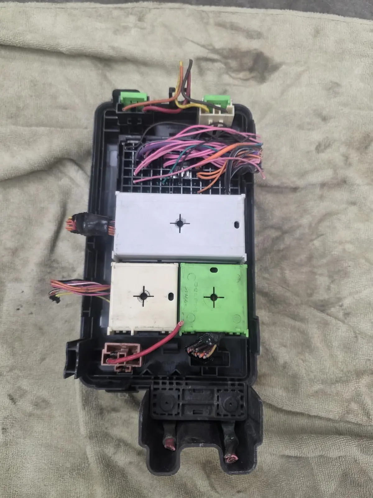 GM 20885193-01 FUSE BOX / RELAY BOX PDM