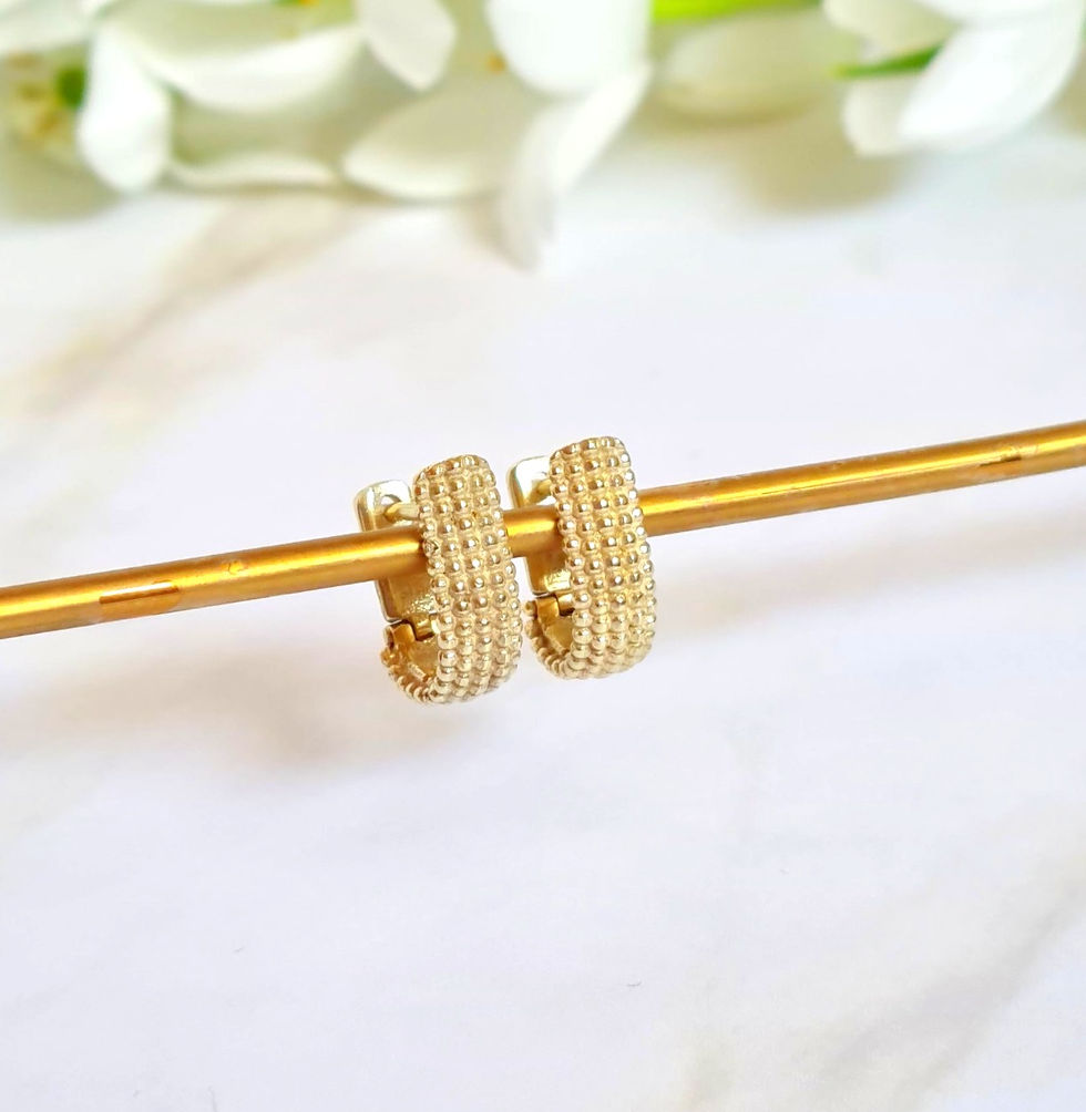 Thumbnail: Classic Dots stud 14k Gold earring