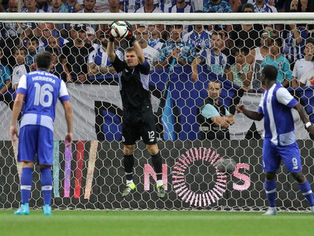 Segurança defensiva em tons de azul e branco