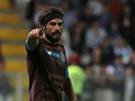 Bologna entra na corrida por Osvaldo