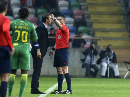 "Era melhor que tivesse os dois olhos no jogo"