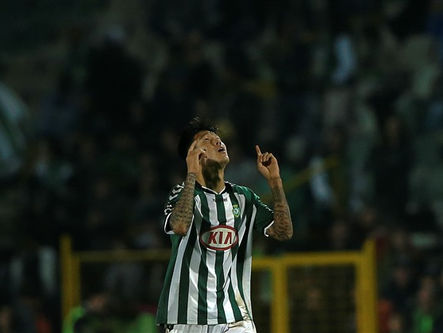 Suk já está a caminho do Porto