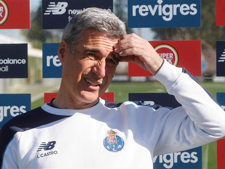 Luís Castro: "Habituámo-nos a motivar os jogadores com pouca gente"