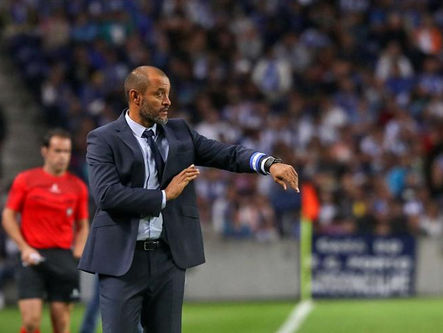 Nuno leva 20 jogadores para Roma
