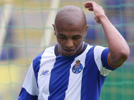 Brahimi falha União e Maccabi