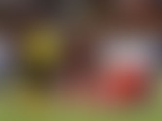 Maxi Pereira com ferida profunda na perna
