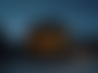 Chalet chaleureux en pleine nature enneigée, hébergement idéal pour des vacances d’hiver responsables et ressourçantes en France