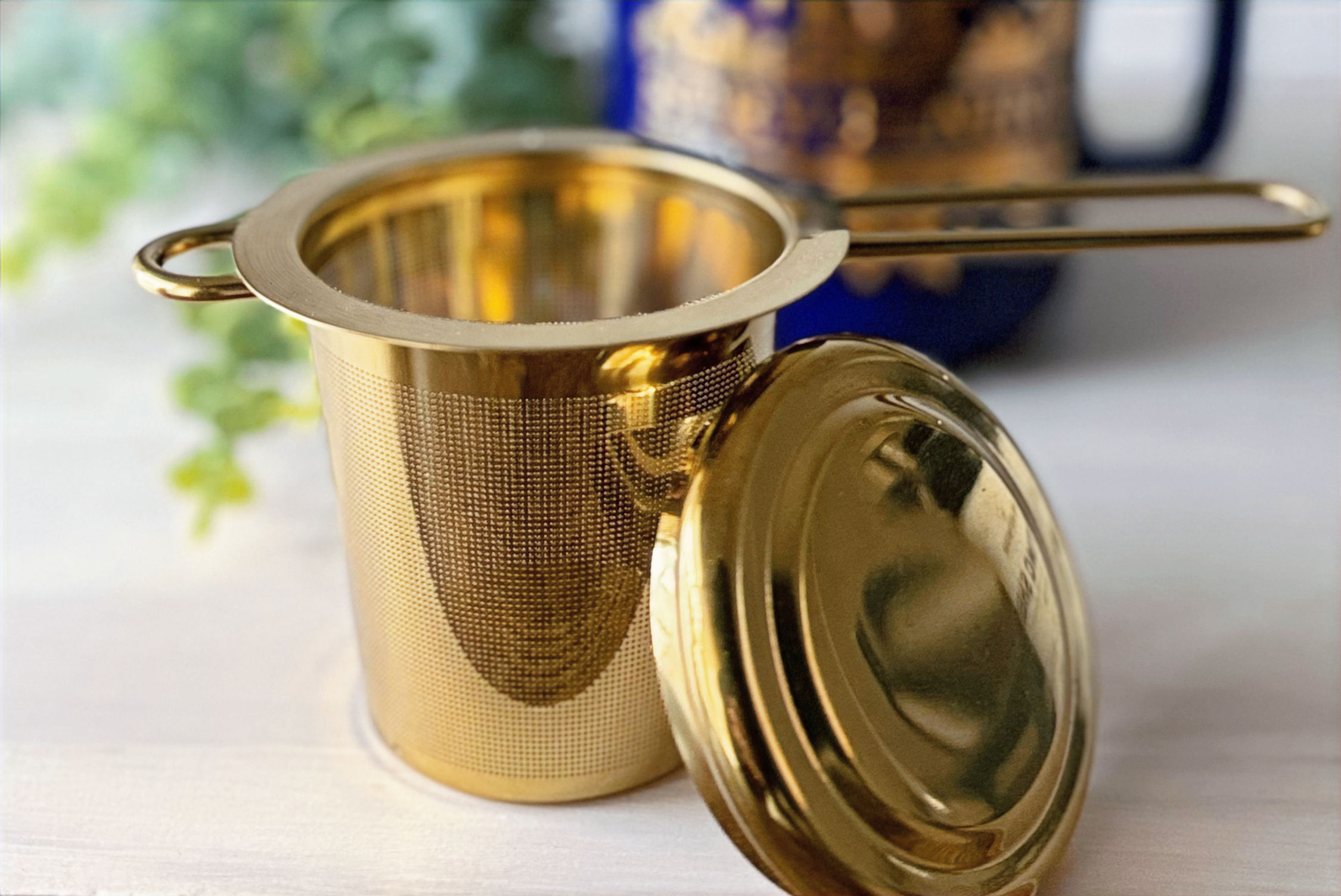 Gold Stainless Steel Tea Diffuser with Drip Stand Lid