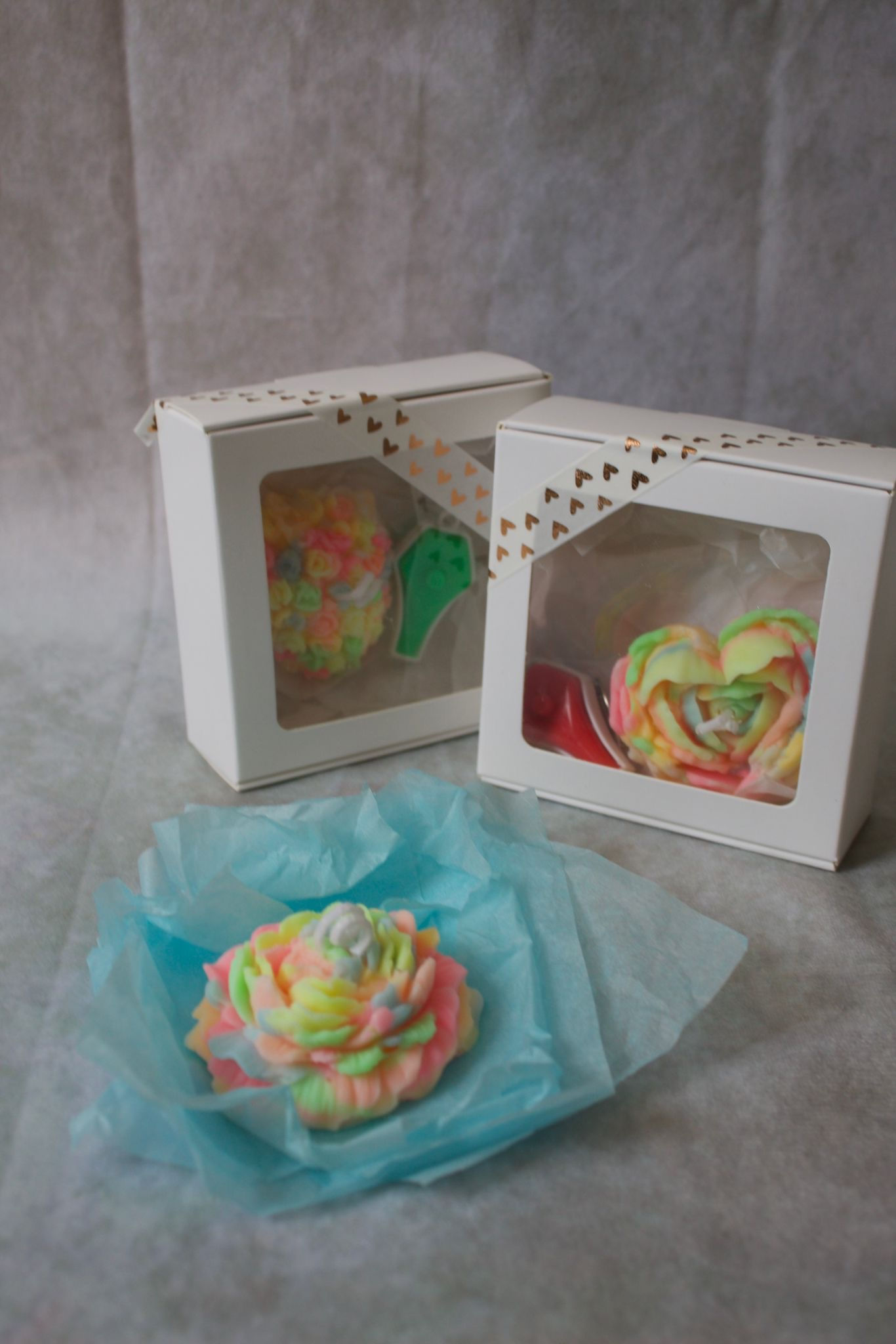 GAVIR Glow Bloom – Rainbow Glow Pillar Candle