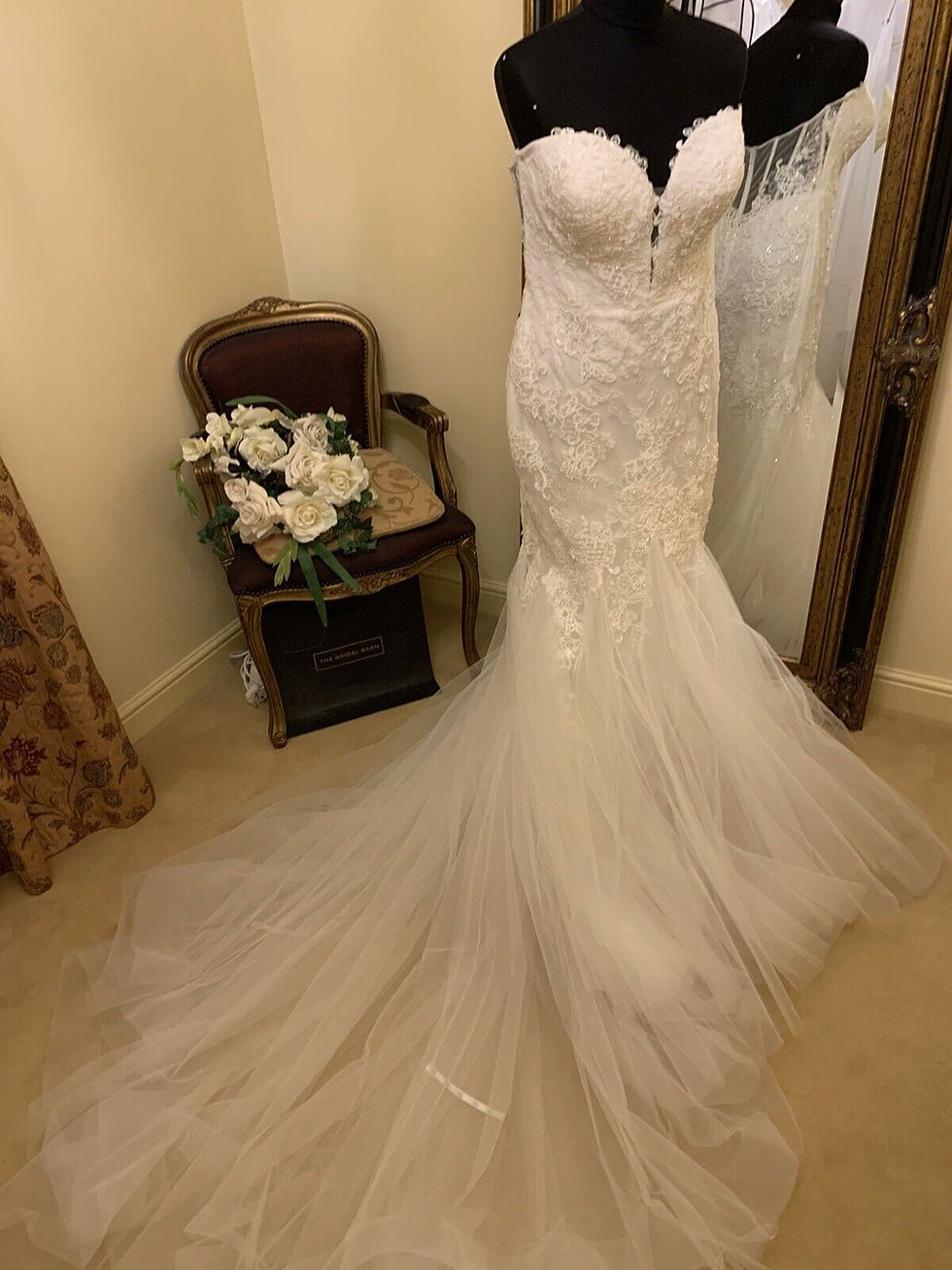 Thumbnail: Enzoani NEVAN Size 14 IVORY ONLY NO SLEEVES