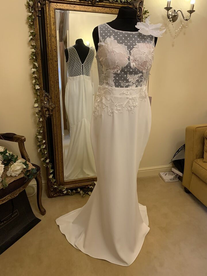 Thumbnail: Kate Fearnley designer Gown DAISY Size 14 Ivory NEW!!