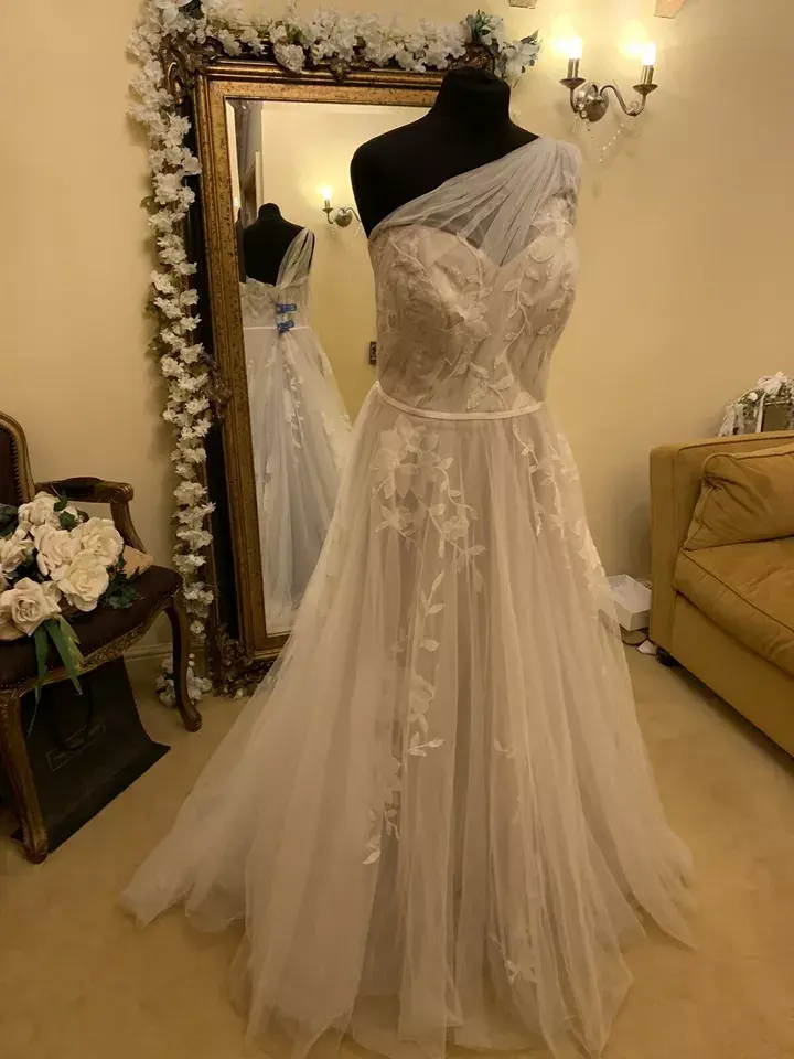 Thumbnail: Willowby Watters EMILENE Size 24 Ivory/Daybreak (nude) NEW!