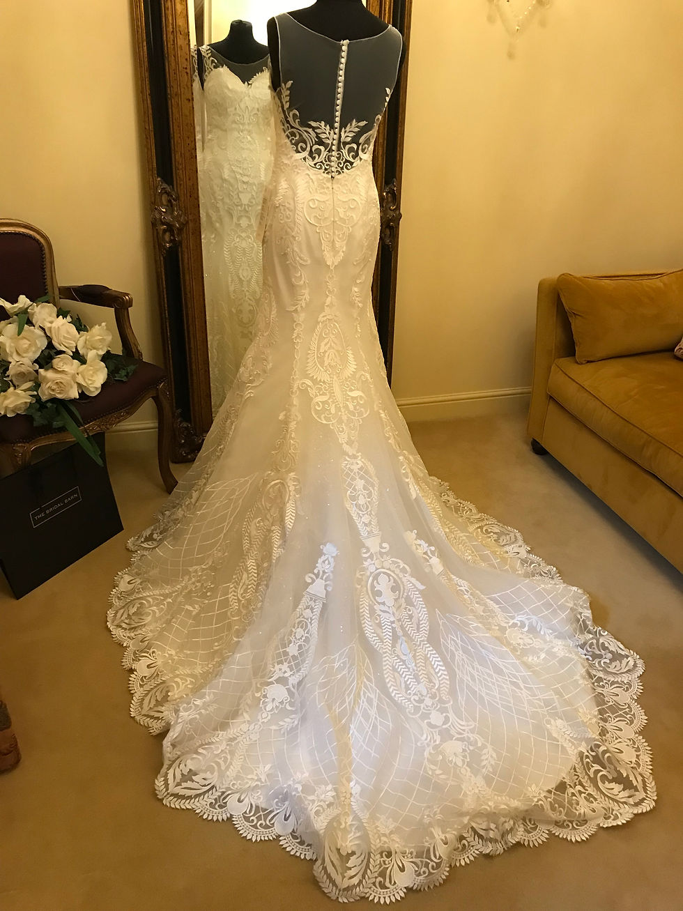 Thumbnail: Ronald Joyce LEIRE Size 10 Ivory