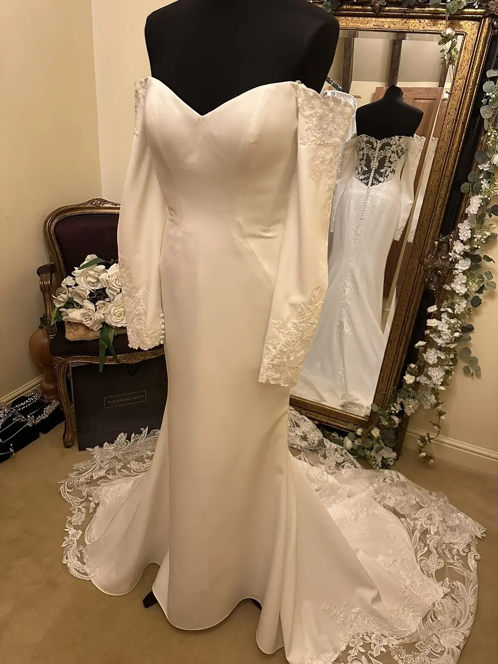 Thumbnail: Maggie Sottero wedding Dress tyle KYRA Size 12 Ivory NEW!